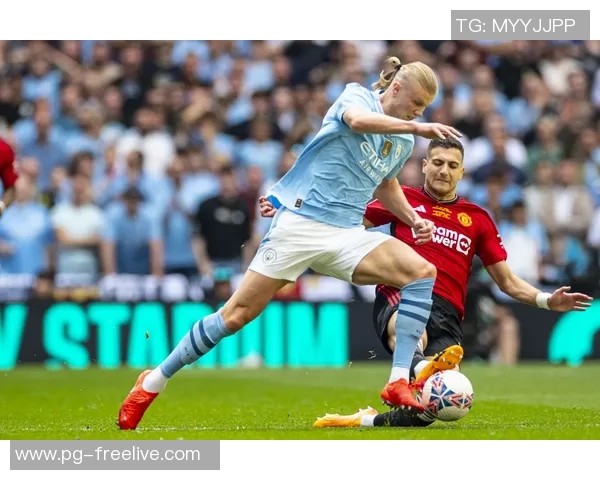 世界杯决赛切尔西与曼城激战成和点球大战引发全场热烈反响