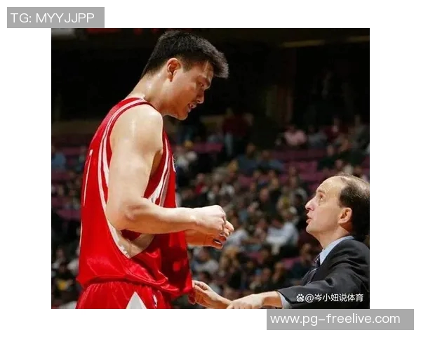 白衬衣姚明的篮球传奇与时尚魅力交织的故事