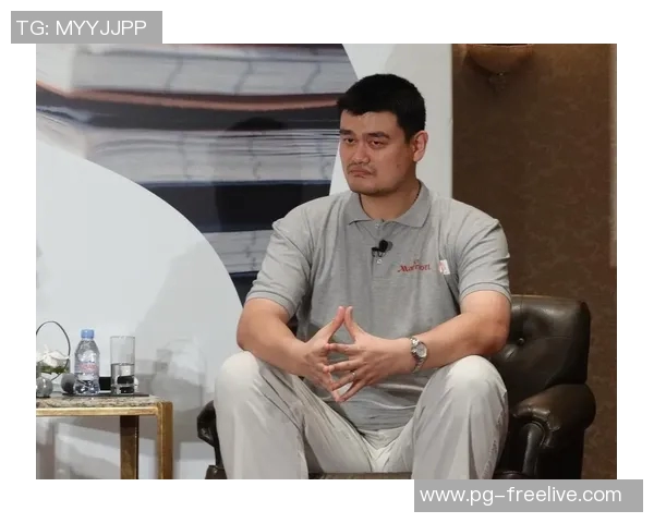 美女们对姚明的倾慕之情揭示了体育与魅力的完美结合