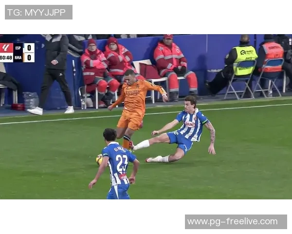 西甲精彩对决曼联大胜拜仁神奇扑救引发全场狂欢点评